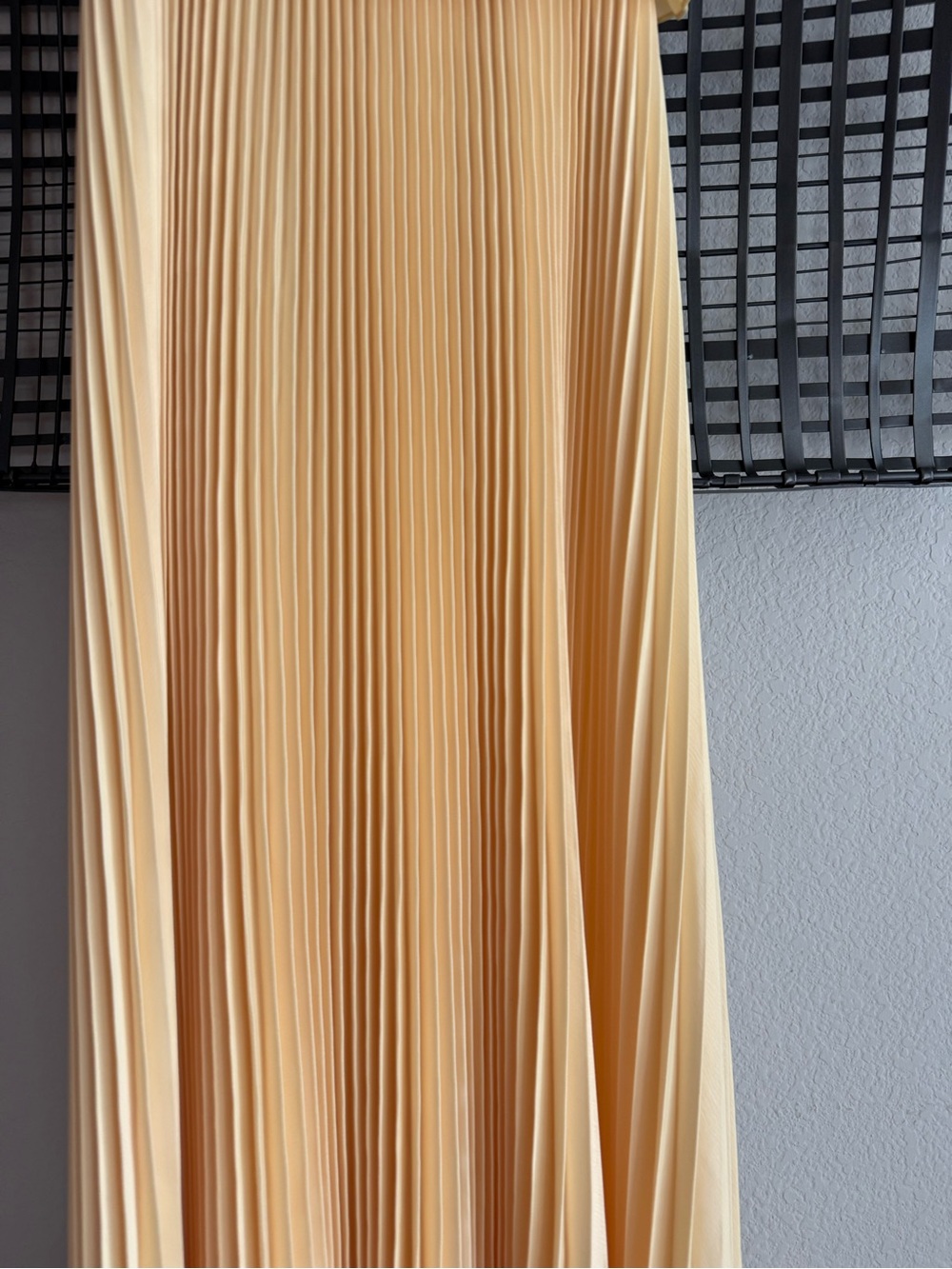L’Idee Maya Texture Gown - Picture 4 of 8